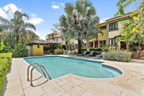LSI1 Cozy 2 Bdrm Villa Central and Steps to Beach